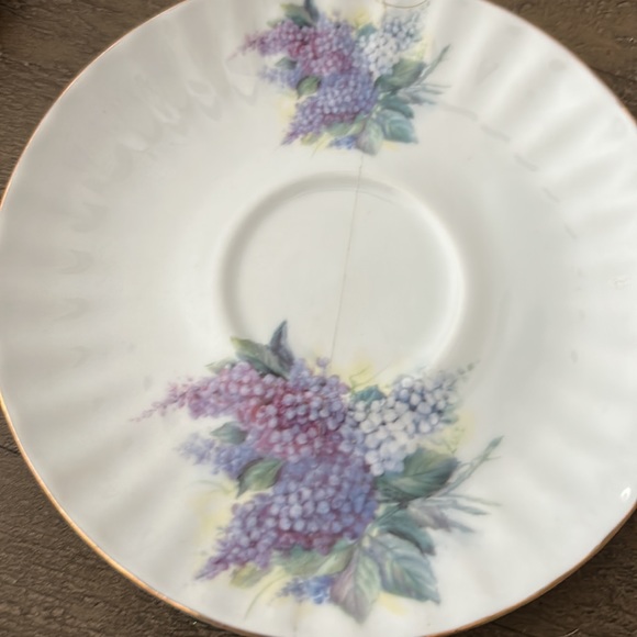 Fine porcelain tea cup and plate has been glued - Picture 2 of 2